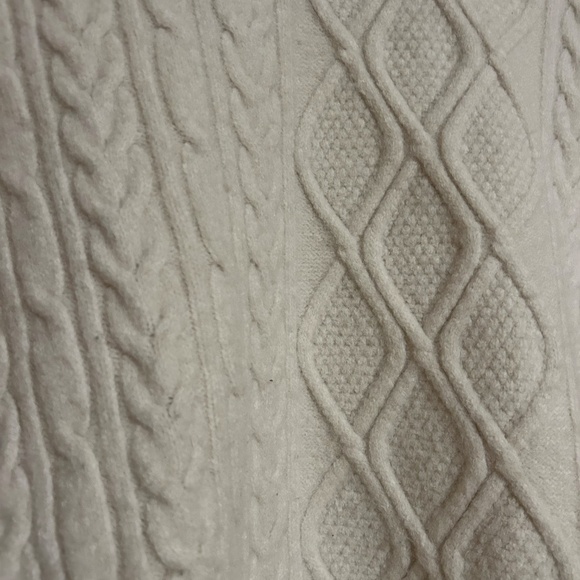 Cozy Off-White Sweater - Size L - Picture 2 of 5